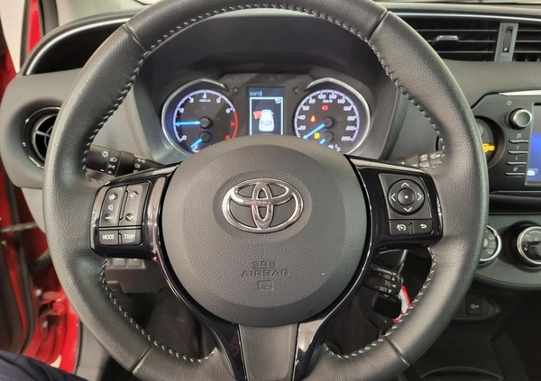 Toyota Yaris cena 54900 przebieg: 44500, rok produkcji 2017 z Pelplin małe 172